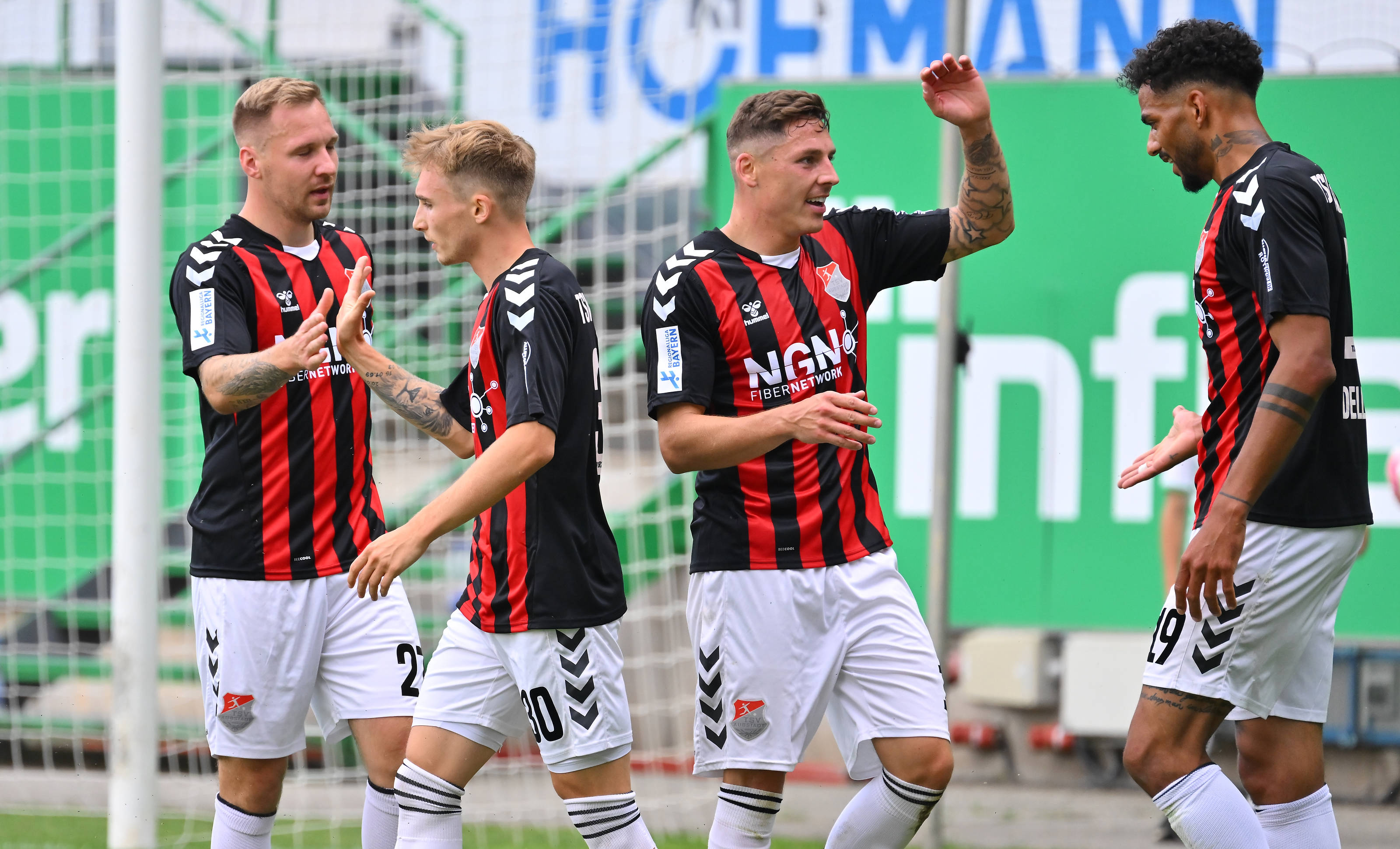 Ciro Beziehungsweise schlank fußball regionalliga bayern live messen